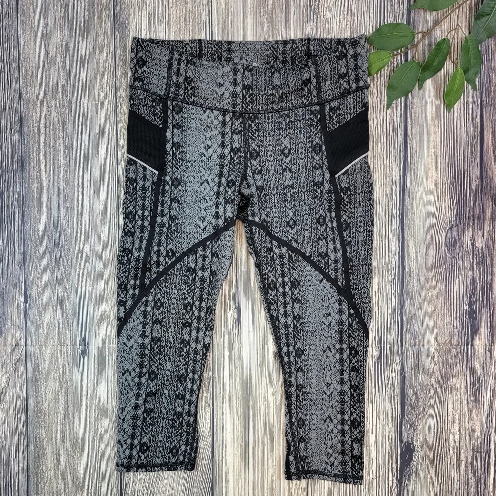 Athleta Prisma Stide Capri Crop Legging